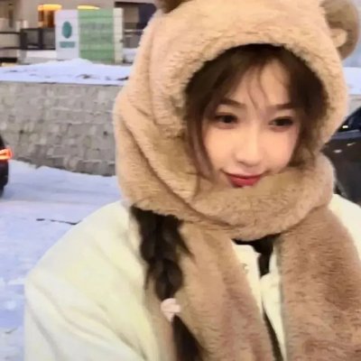 葡萄架下的女神